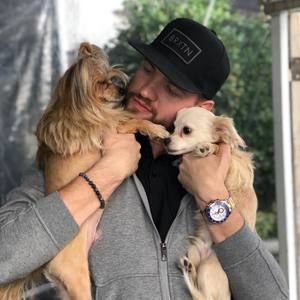 Meet your Posher, Derek